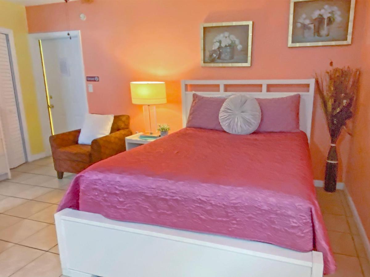 Bella Sirena Inn St. Pete Beach Zewnętrze zdjęcie